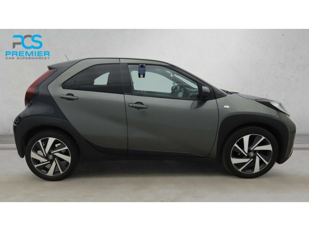Toyota Aygo X Vvt-i Edge Green #5