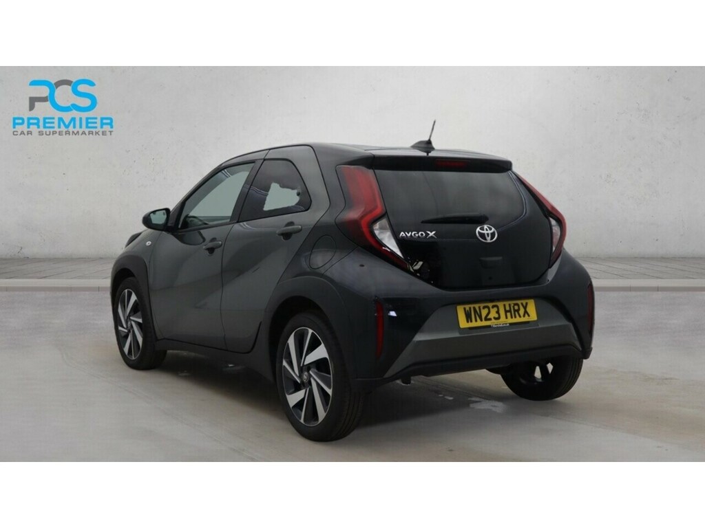 Toyota Aygo X Vvt-i Edge Green #3