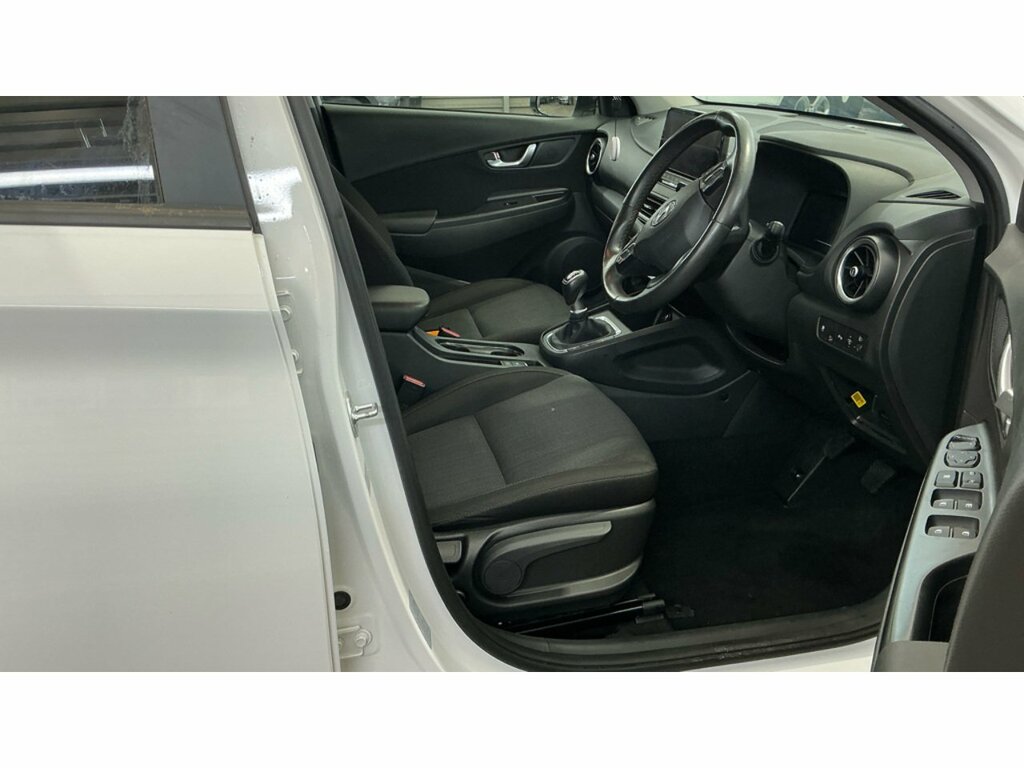 Hyundai Kona T-gdi Mhev Premium White #3