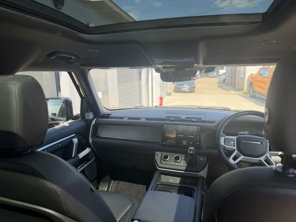 Land Rover Defender 130 X-dynamic Se Black #5
