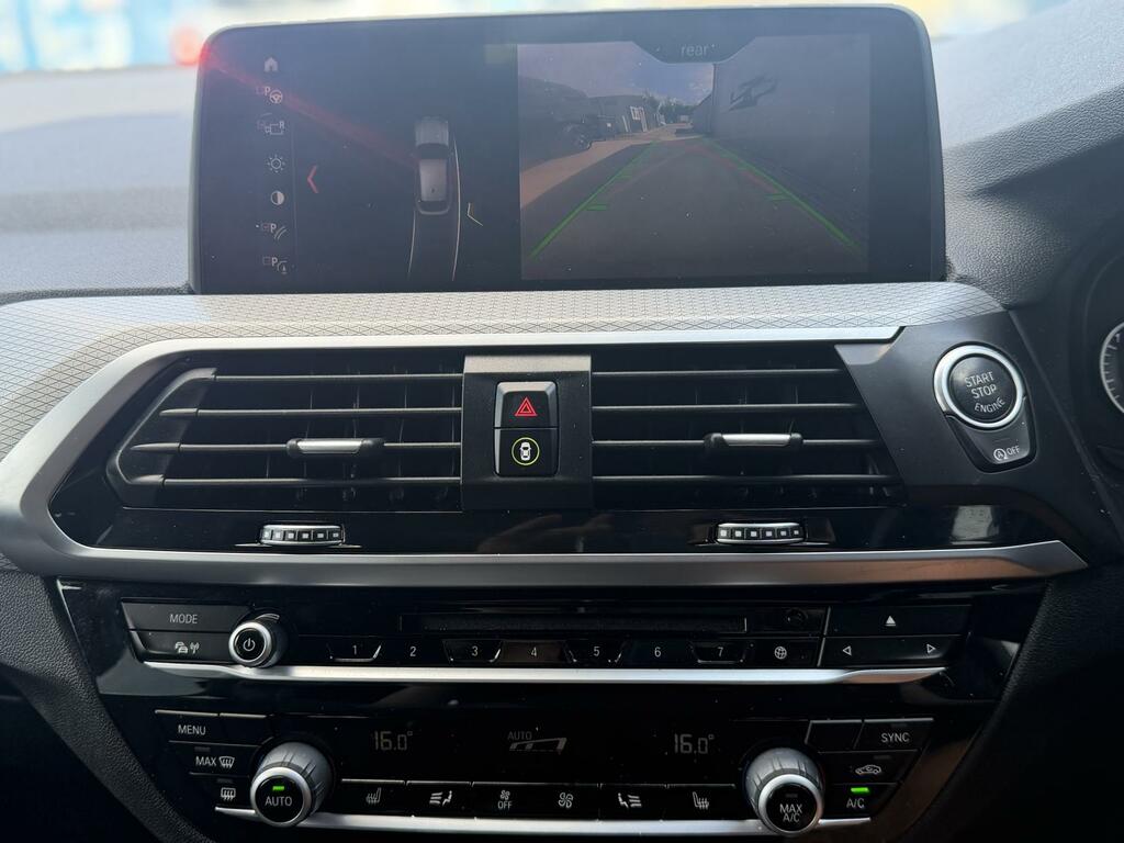 BMW X4 M M Sport White #19