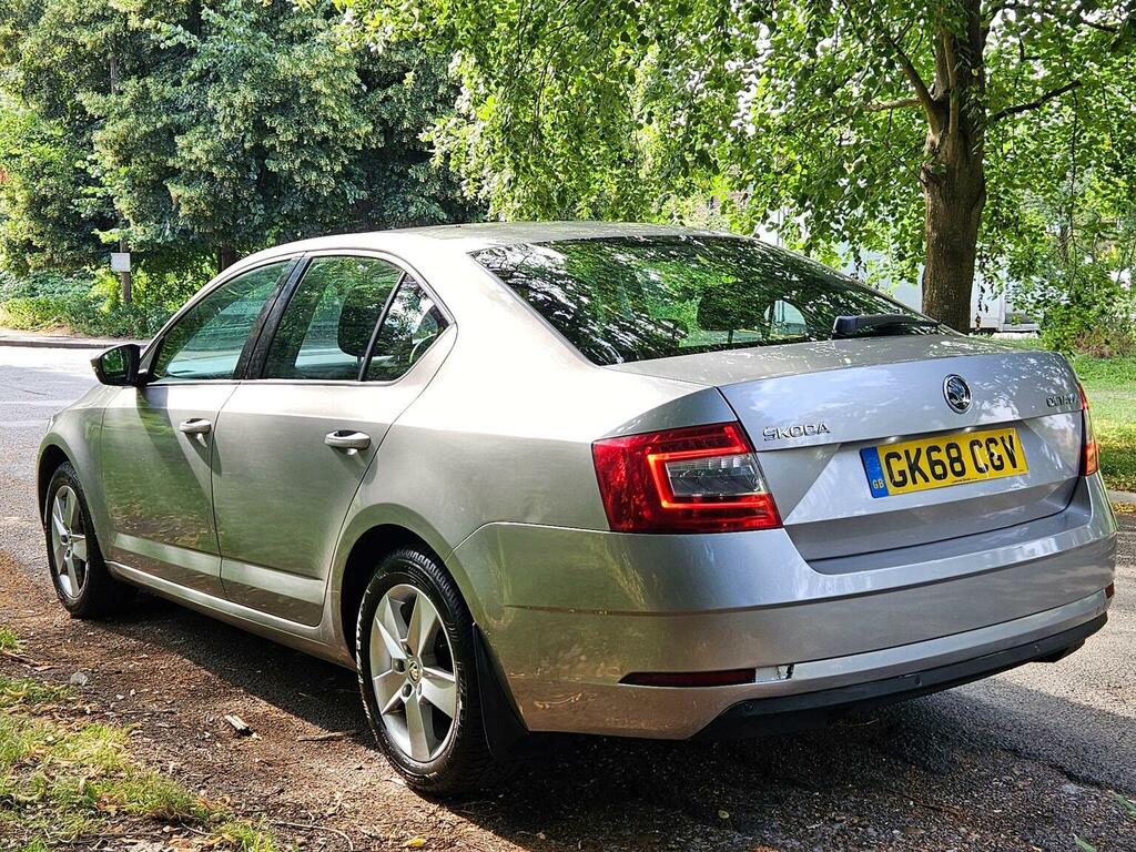 Skoda Octavia Hatchback 1.6 Tdi Scr Se Euro 6 Ss 201868 Beige #6