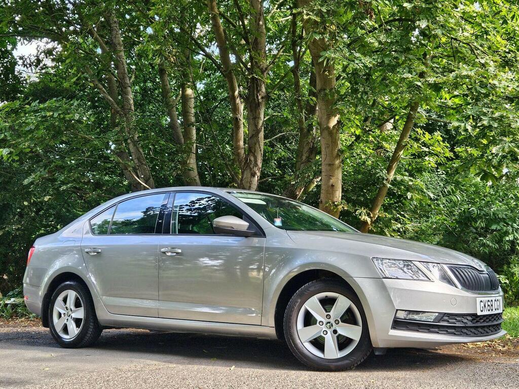 Skoda Octavia Hatchback 1.6 Tdi Scr Se Euro 6 Ss 201868 Beige