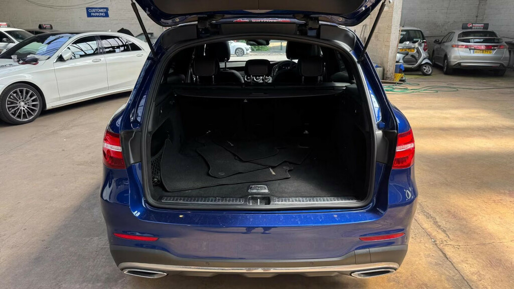 Mercedes-Benz GLC Class Glc 220D 4Matic Amg Line Premium 9G-tronic White #9