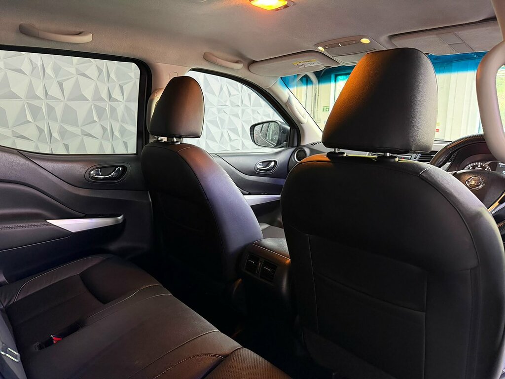 Nissan Navara 2.3 Dci Tekna 4X4 Shr Dcb 190 Bhp Black #19