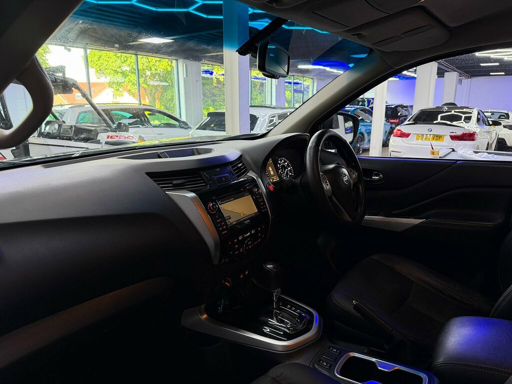 Nissan Navara 2.3 Dci Tekna 4X4 Shr Dcb 190 Bhp Black #37