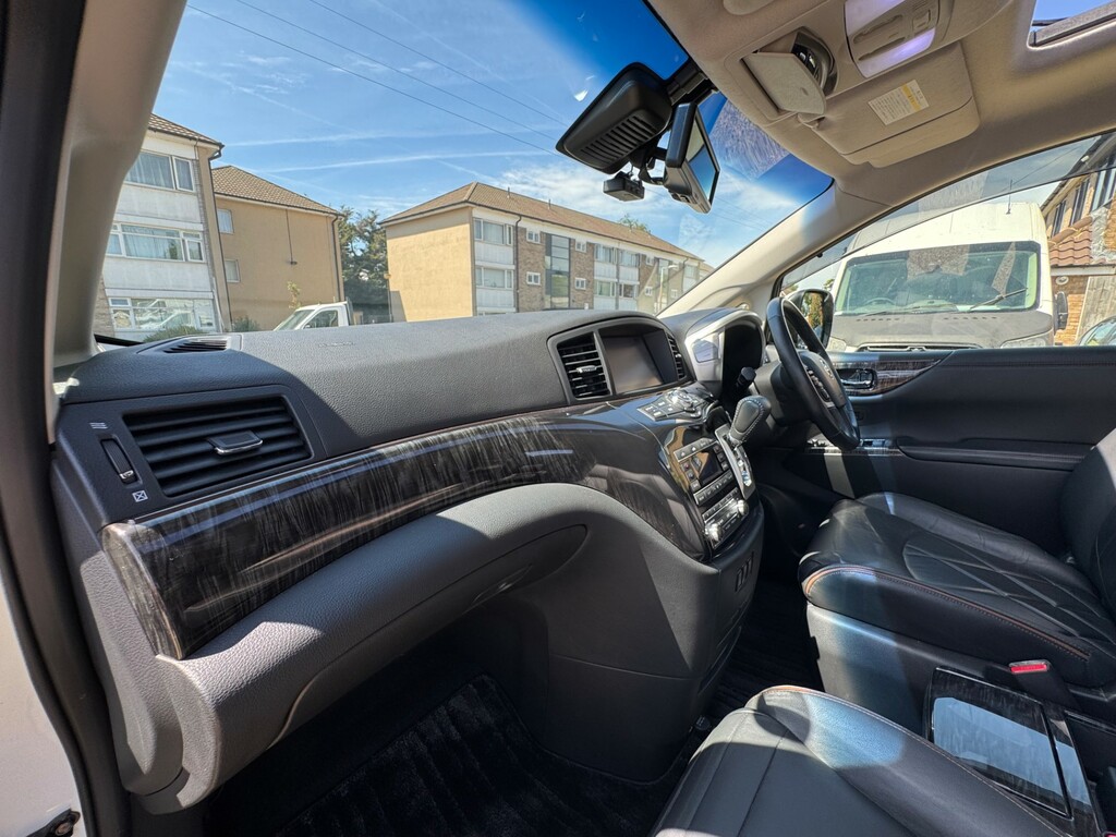 Nissan Elgrand Mpv White #18