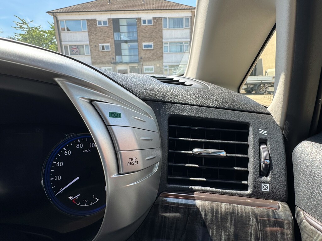 Nissan Elgrand Mpv White #65
