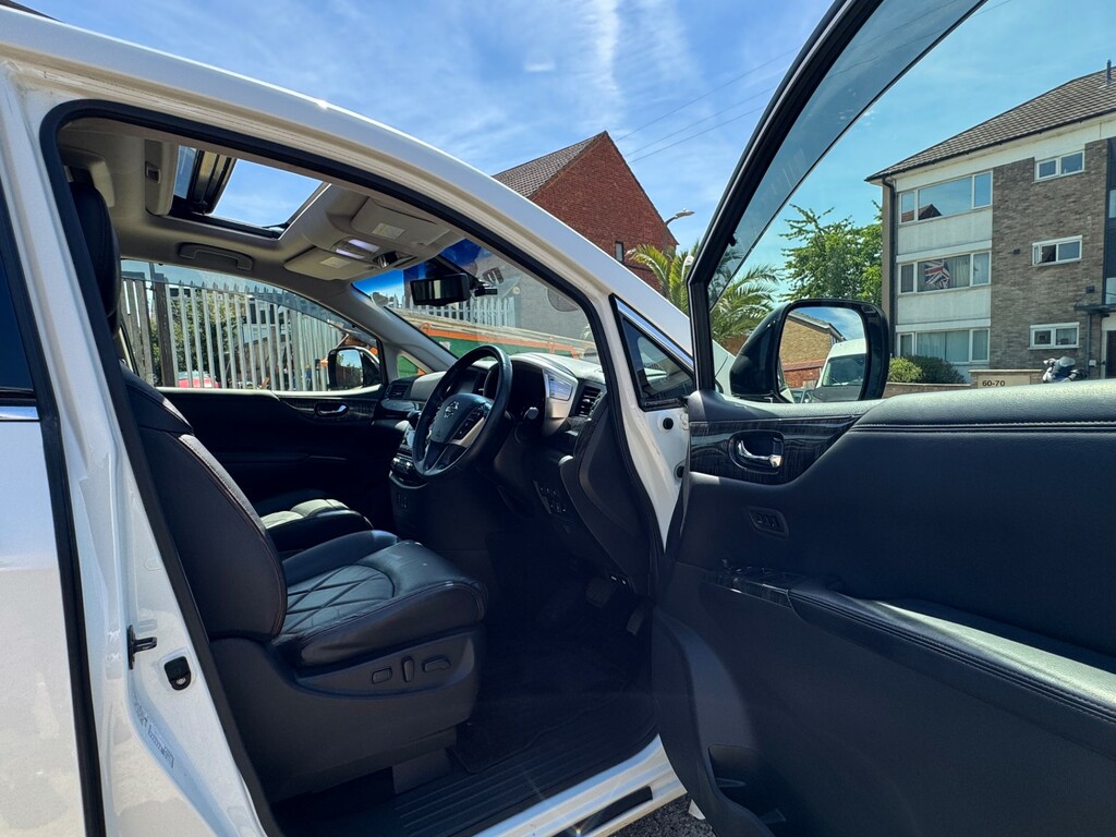 Nissan Elgrand Mpv White #9