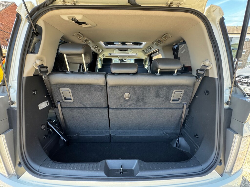 Nissan Elgrand Mpv White #69