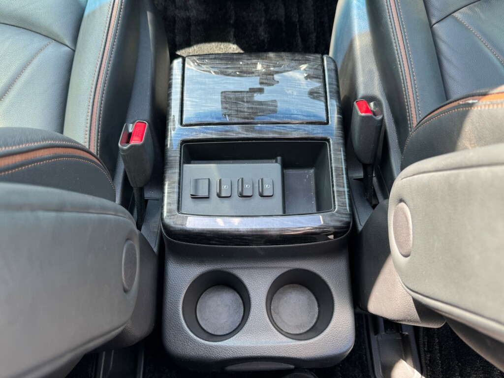 Nissan Elgrand Mpv White #66