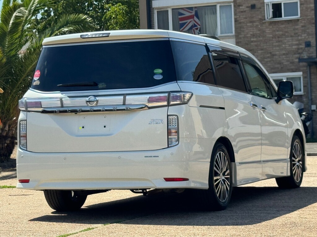Nissan Elgrand Mpv White #80