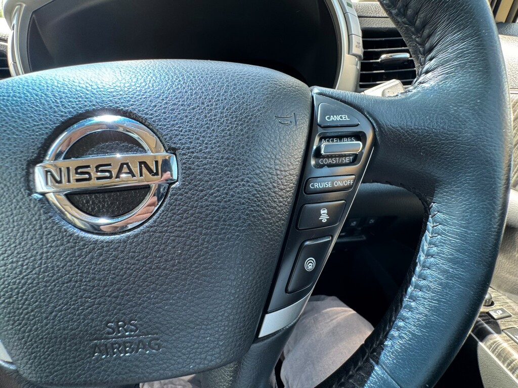 Nissan Elgrand Mpv White #55