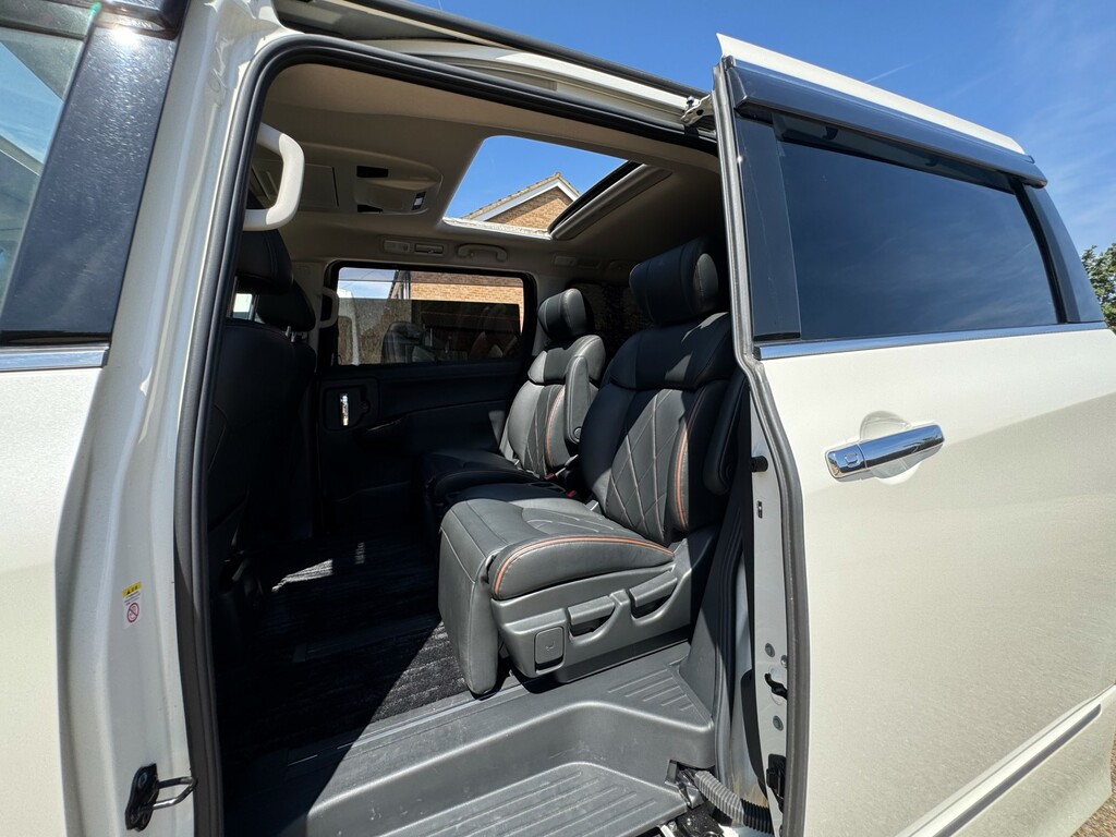 Nissan Elgrand Mpv White #22