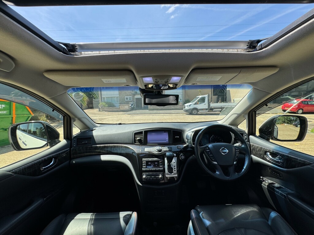 Nissan Elgrand Mpv White #42