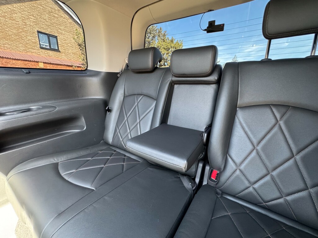 Nissan Elgrand Mpv White #40