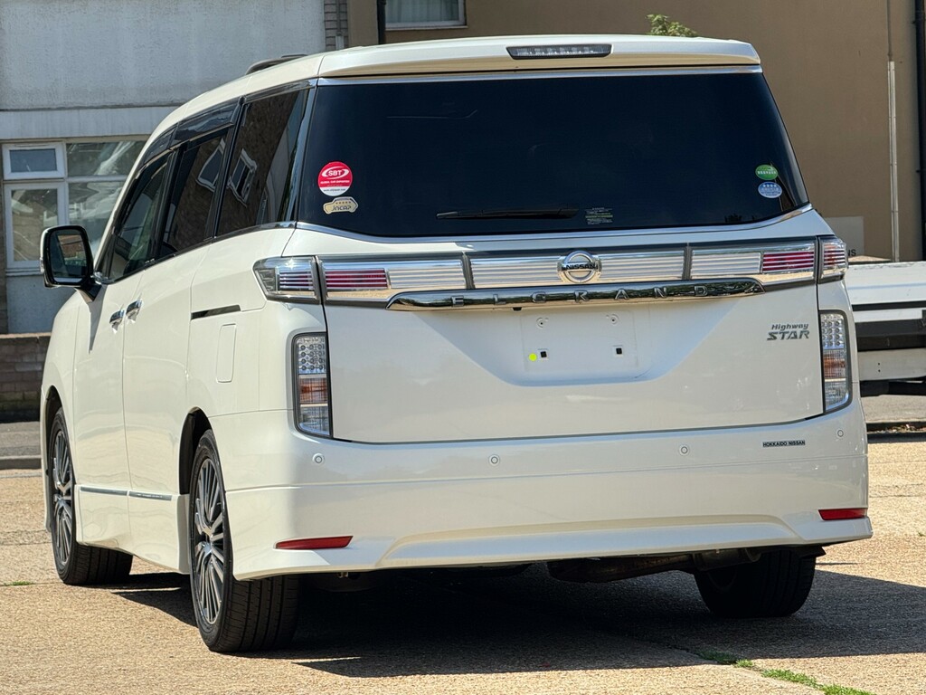 Nissan Elgrand Mpv White #81
