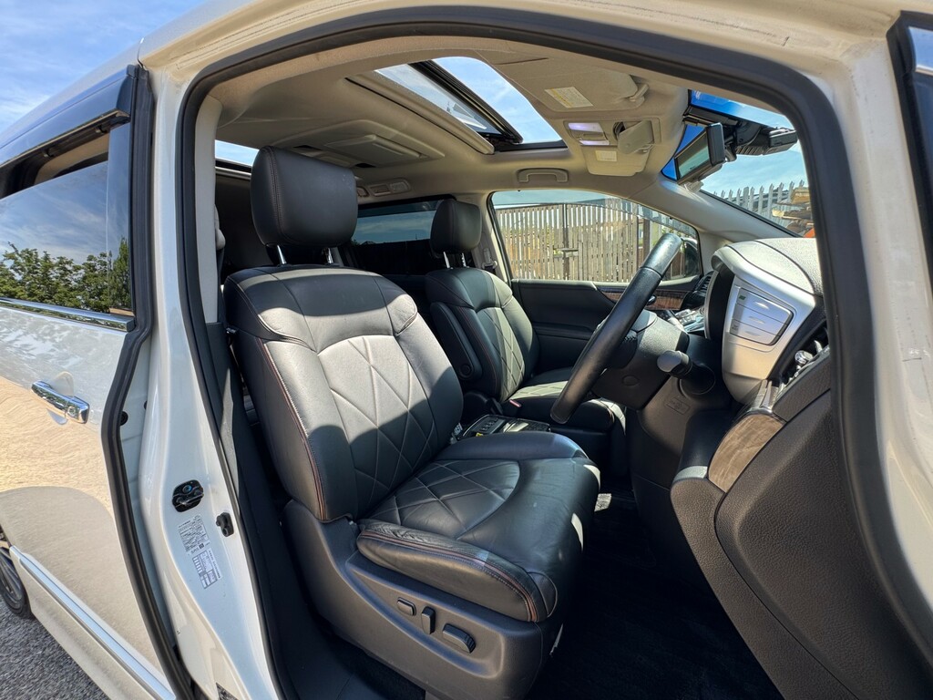 Nissan Elgrand Mpv White #12