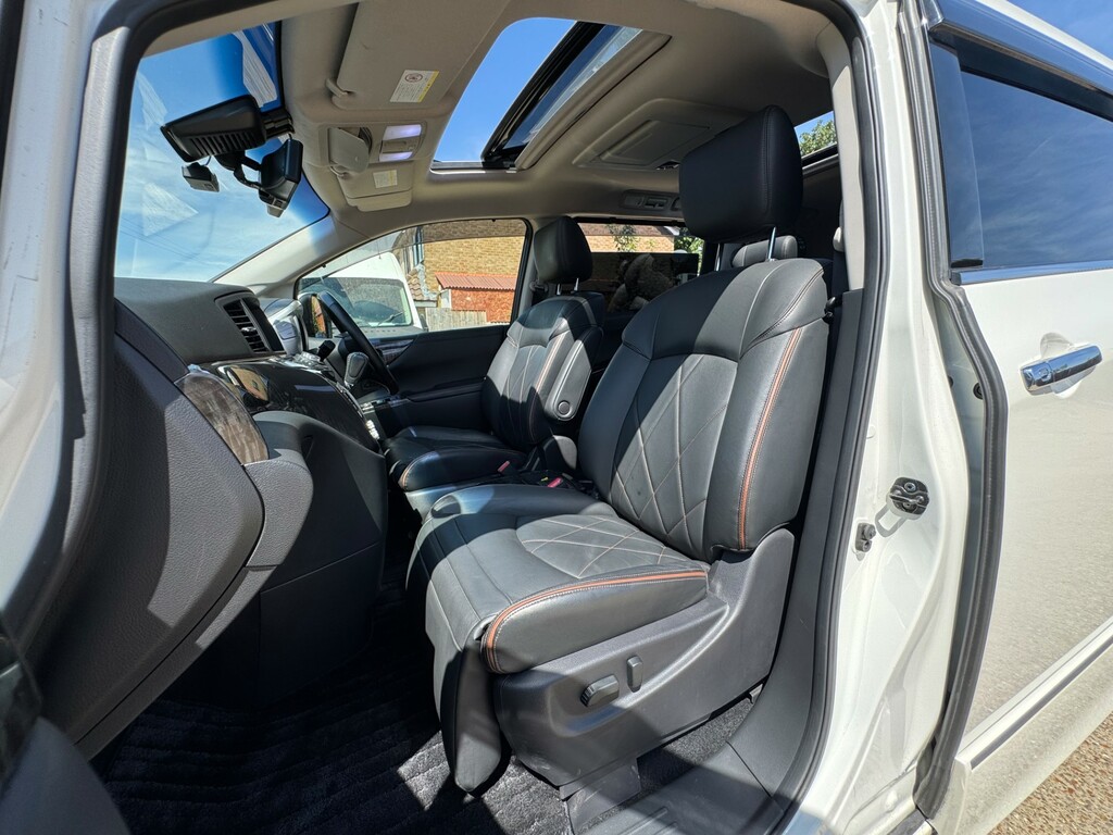 Nissan Elgrand Mpv White #19
