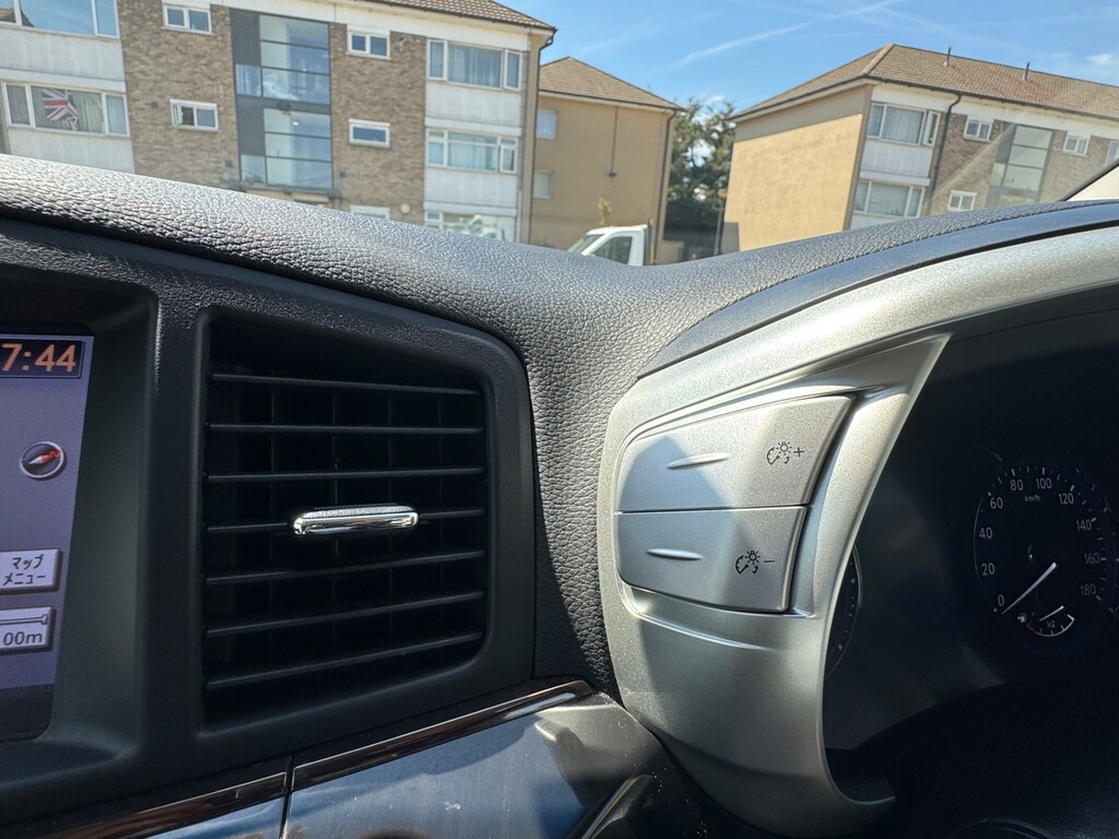 Nissan Elgrand Mpv White #64