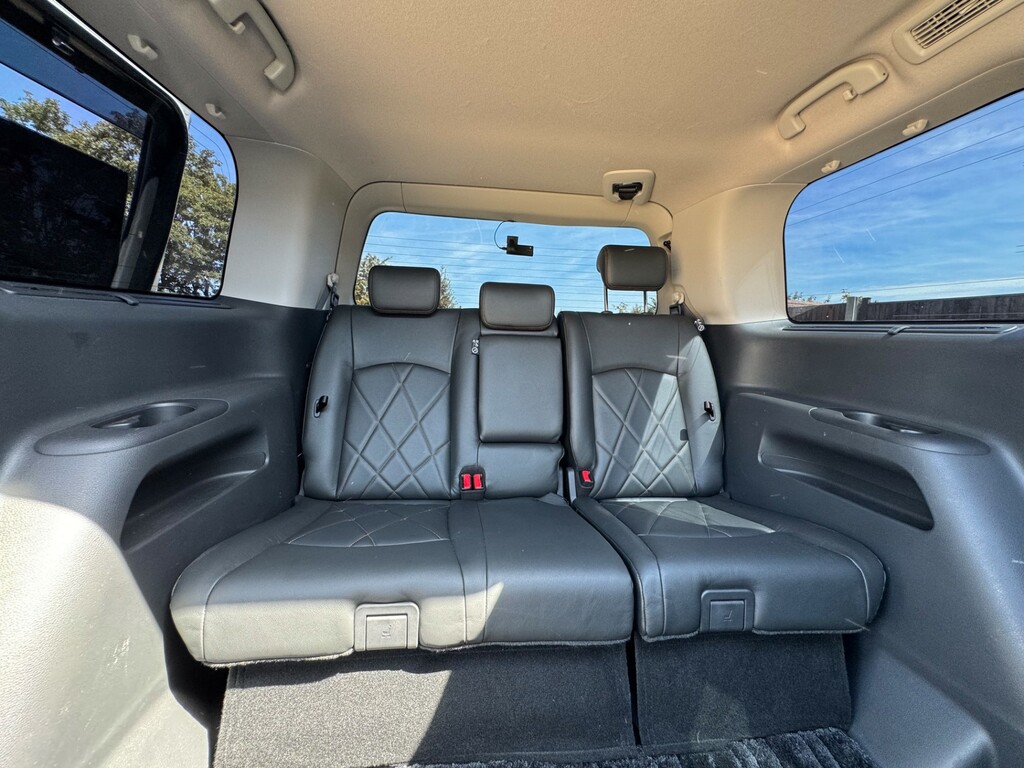 Nissan Elgrand Mpv White #33