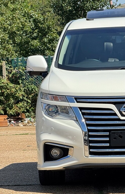 Nissan Elgrand Mpv White #76