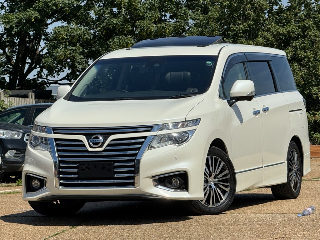 Nissan Elgrand Mpv White #79