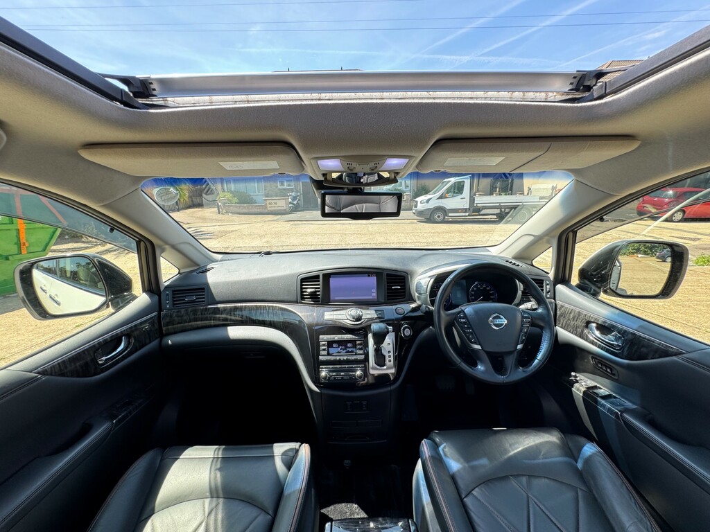 Nissan Elgrand Mpv White #41
