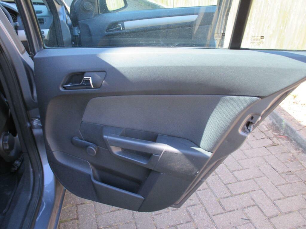 Vauxhall Astra 1.6T 16V Sri Exterior Pack Sport Hatch Black #37