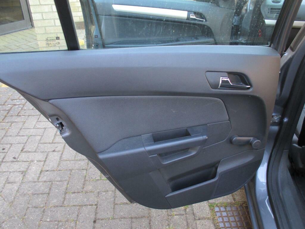 Vauxhall Astra 1.6T 16V Sri Exterior Pack Sport Hatch Black #38