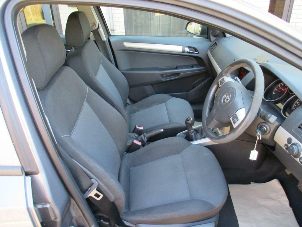 Vauxhall Astra 1.6T 16V Sri Exterior Pack Sport Hatch Black #21