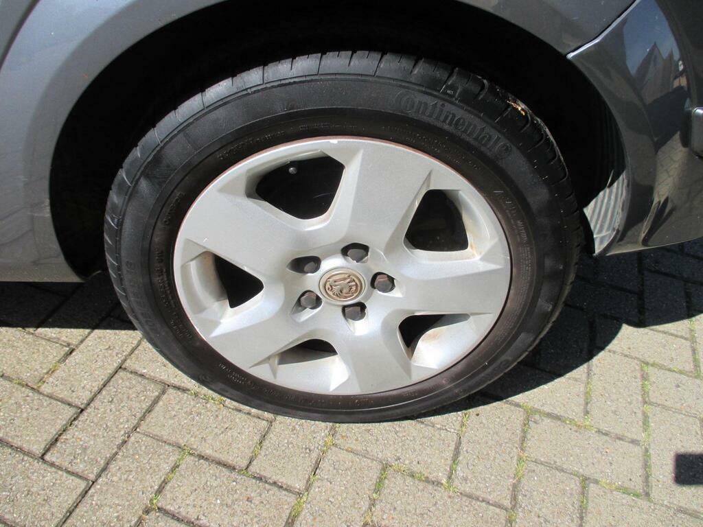 Vauxhall Astra 1.6T 16V Sri Exterior Pack Sport Hatch Black #11