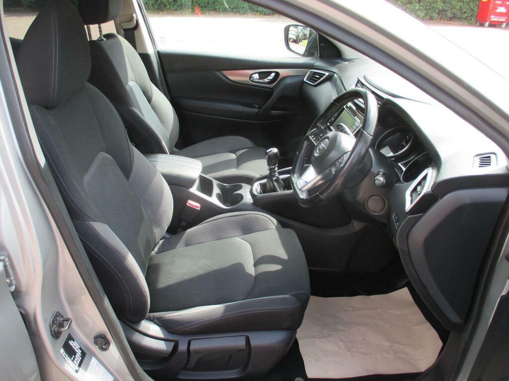 Nissan Qashqai Dig-t Acenta Premium Silver #25