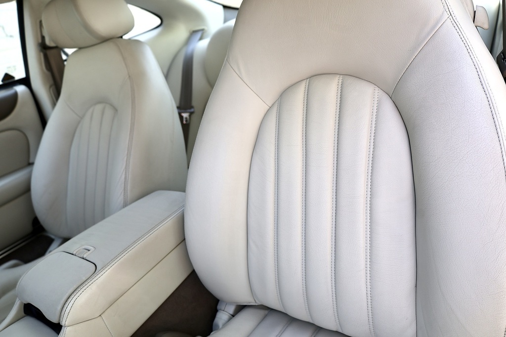 Jaguar XK8 4.2 Red #11