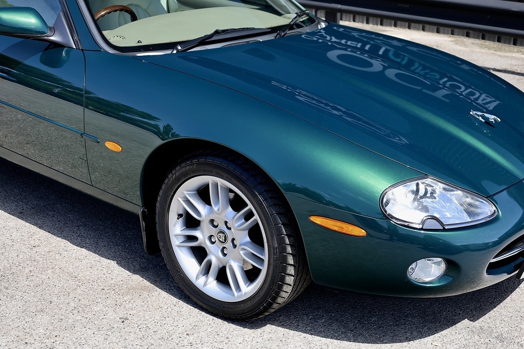 Jaguar XK8 4.2 Red #22