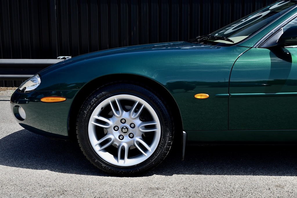 Jaguar XK8 4.2 Red #31
