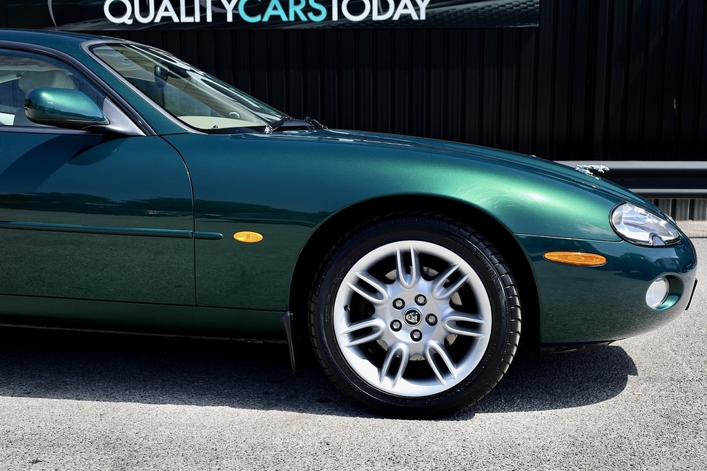 Jaguar XK8 4.2 Red #21
