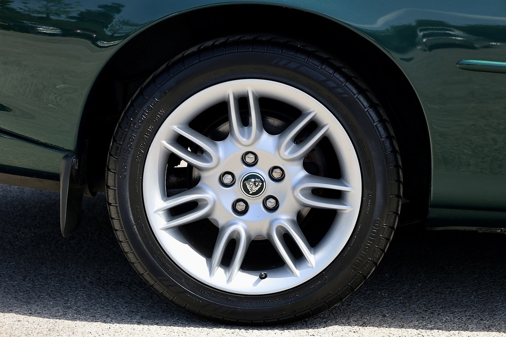 Jaguar XK8 4.2 Red #36