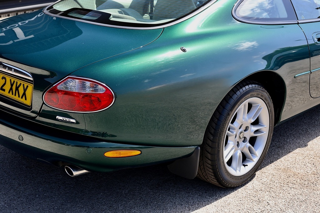 Jaguar XK8 4.2 Red #19