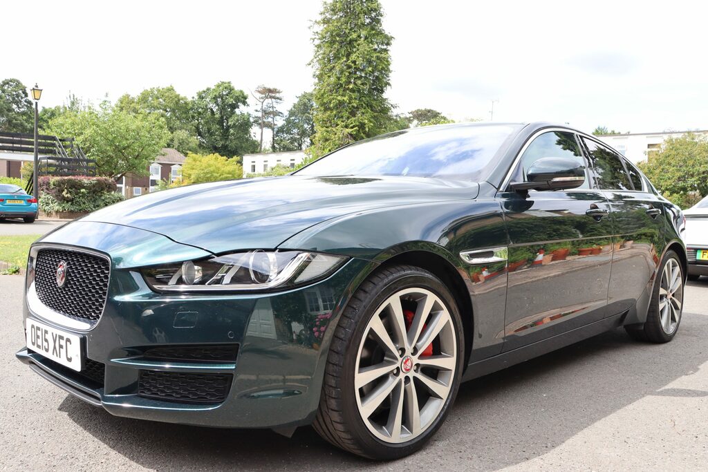 Jaguar XE 2.0I Portfolio Saloon Green #3