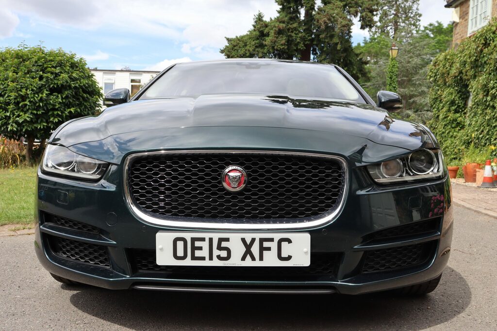 Jaguar XE 2.0I Portfolio Saloon Green #2