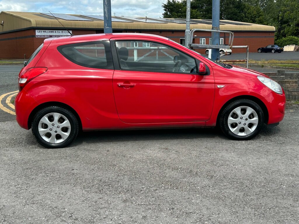 Hyundai I20 1.2 Comfort Hatchback Euro 4 77 Red #4