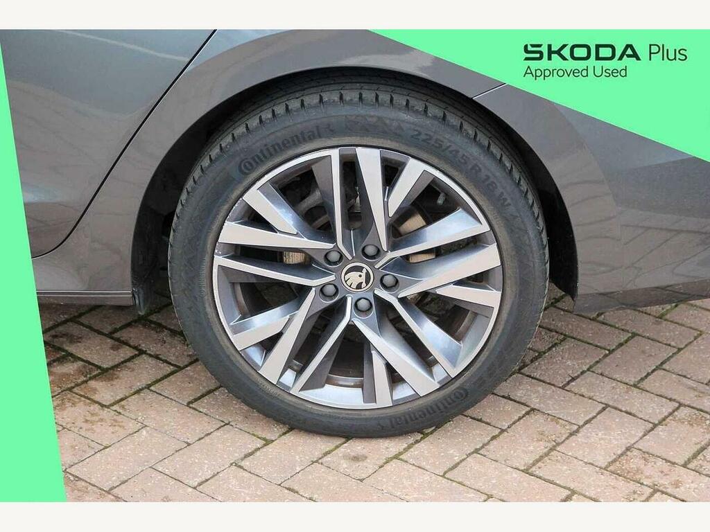 Skoda Octavia 2024 1.5 Tsi 150 E-tec Se L Dsg Grey #5