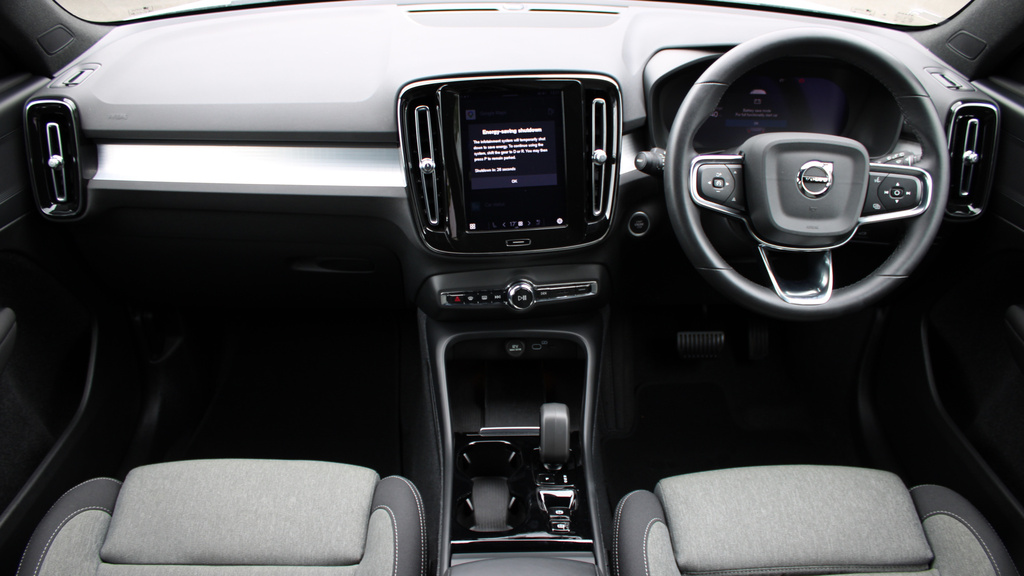 Volvo XC40 B3 P Plus Dark Low Tax, Park Camera, Heated Sea YM73JSY #5