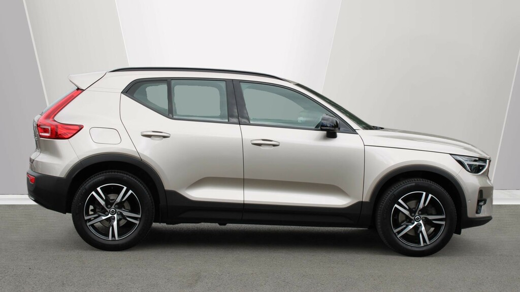 Volvo XC40 B3 P Plus Dark Park Camera, Heated Seats, Apple YJ23ZFX  #3