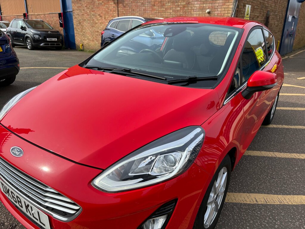 Ford Fiesta 1.1 Ti-vct Zetec Hatchback Red #2