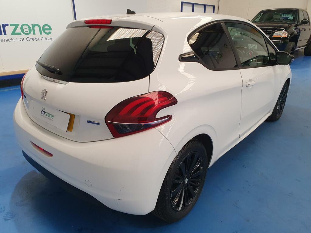 Peugeot 208 Hatchback ASZ8917 #3
