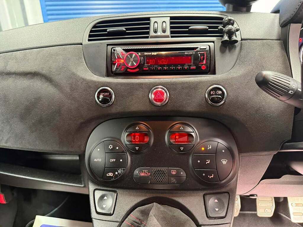 Abarth 595 1.4 T-jet Yamaha Factory Racing Euro 6 Blue #23