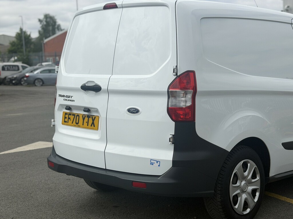 Ford Transit Courier Tdci 100Ps Limited Euro 6 With 15 Alloys, 1 Owner White #10