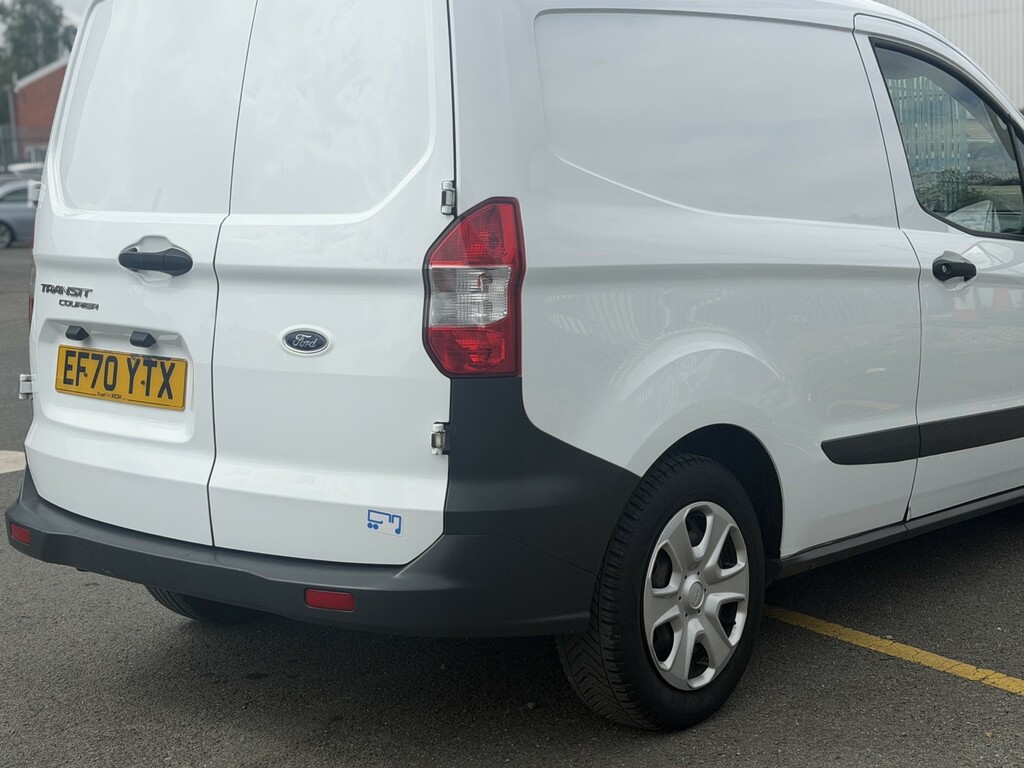Ford Transit Courier Tdci 100Ps Limited Euro 6 With 15 Alloys, 1 Owner White #11